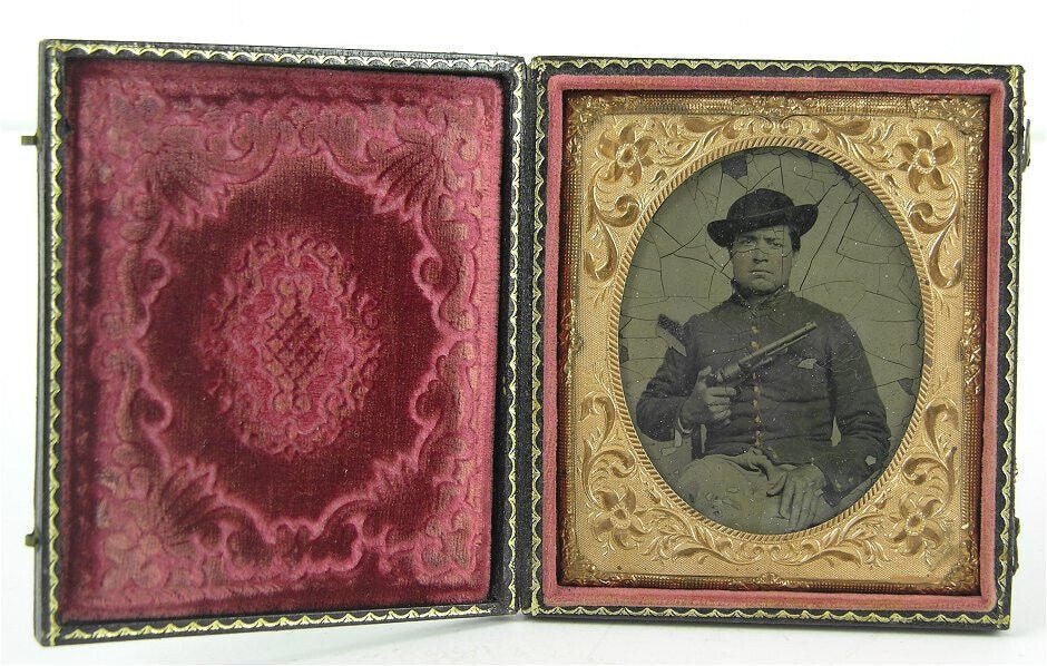 Civil War Tintype Historic Photo Union Soldier Revolver Gun 1860s